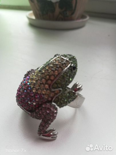 Кольцо со стразами