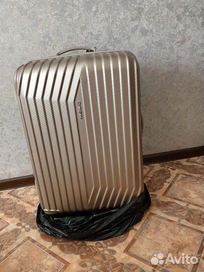 Чемодан на колесах бу