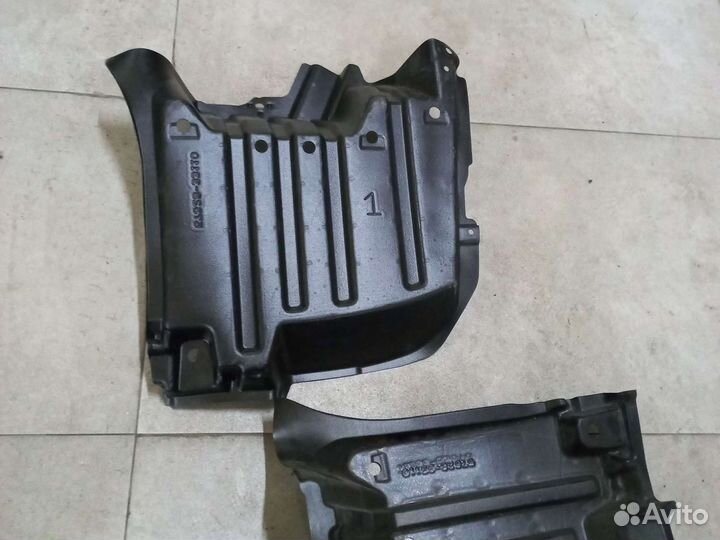 Пыльник бампера задний Toyota Camry V70 2018