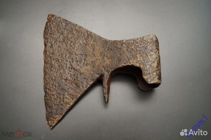 Топор старинный, кованый. (300-1)