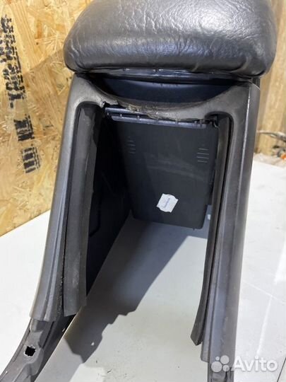 Подлокотник Renault Megane седан K4M 2006