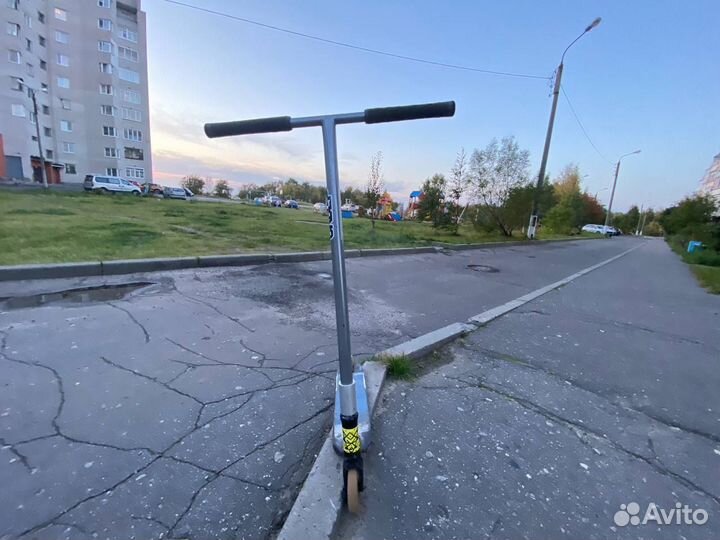 Трюковой самокат хайповый