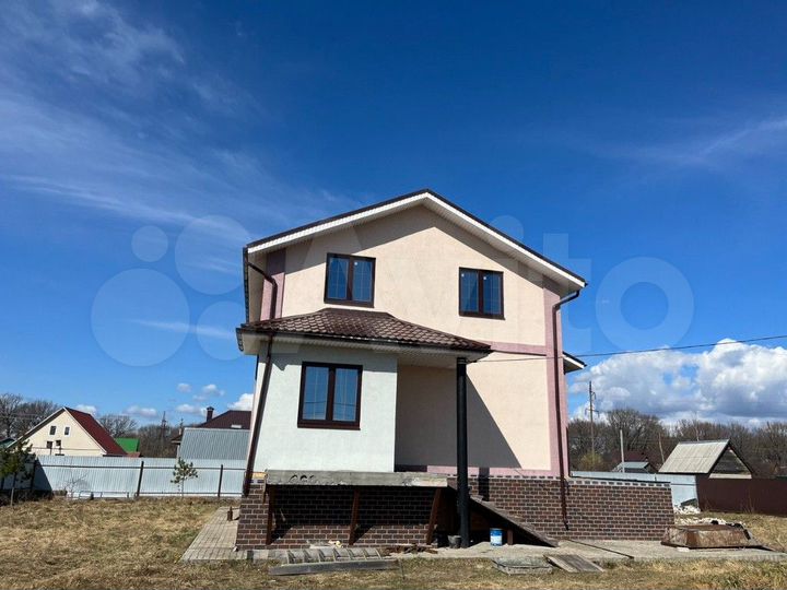 Дом 209,3 м² на участке 14 сот.