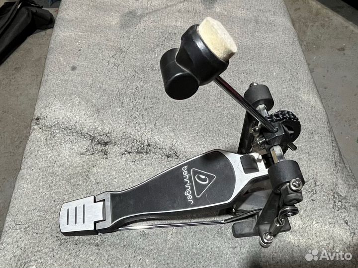 Педаль Behringer