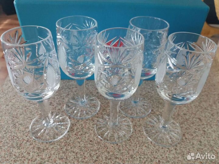 Хрустальные рюмки