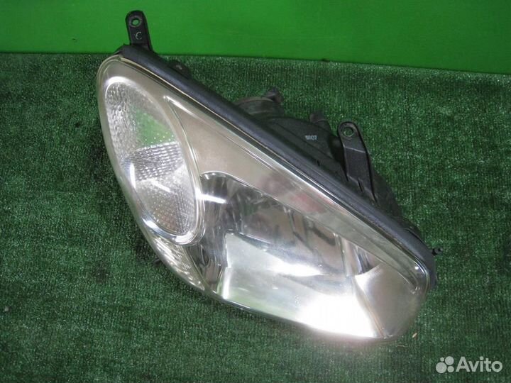 Фара правая Toyota RAV4 A2 2005