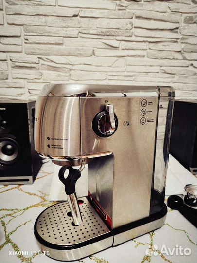 Кофеварка рожковая polaris