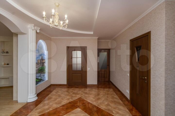 3-к. квартира, 113 м², 8/18 эт.