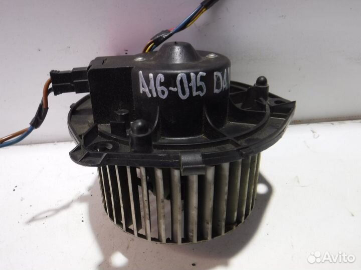 Моторчик отопителя Iveco Daily III