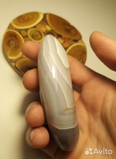 Агат белый полированный крупный