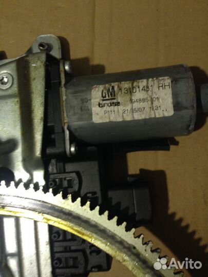 Стеклоподъемник передний правый Опель Астра Н