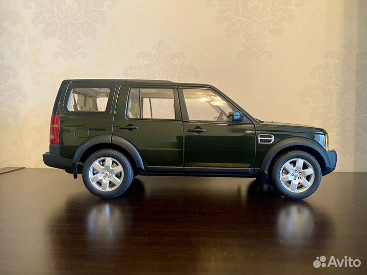 Land rover discovery 3 1/18 AutoArt