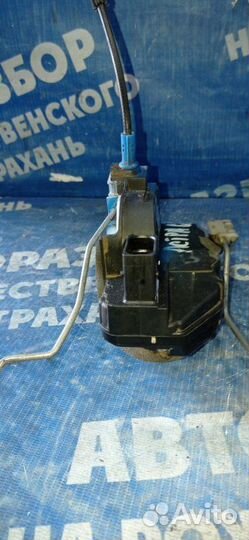 Передний правый замок двери Opel Astra J хэтчбек