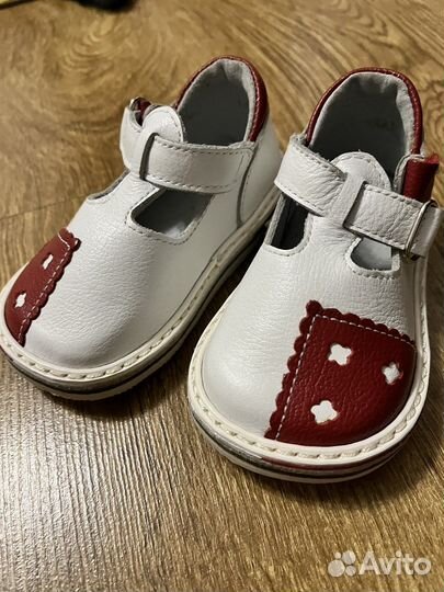 Сандали новые
