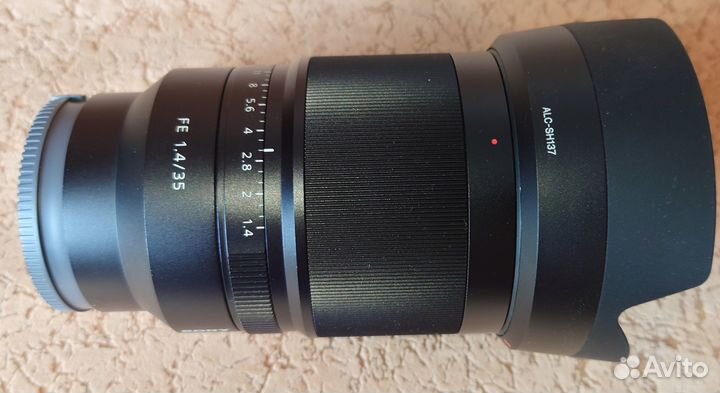 Объектив Sony Carl Zeiss Distagon T* 35mm f/1.4