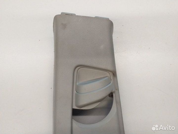 Обшивка центральной стойки Toyota Highlander