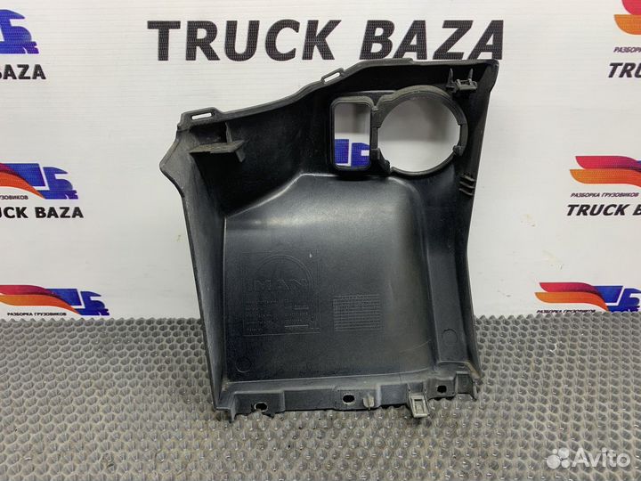 81617016305 Передняя панель салона