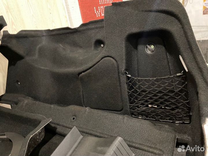 Обшивка багажника Mercedes Benz E350 W212 M272.980