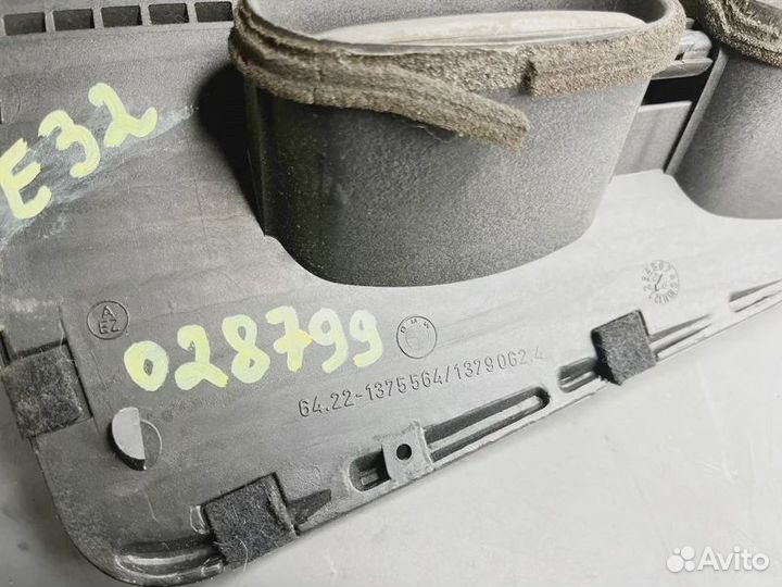 Решетка вентиляционная торпедо BMW E32