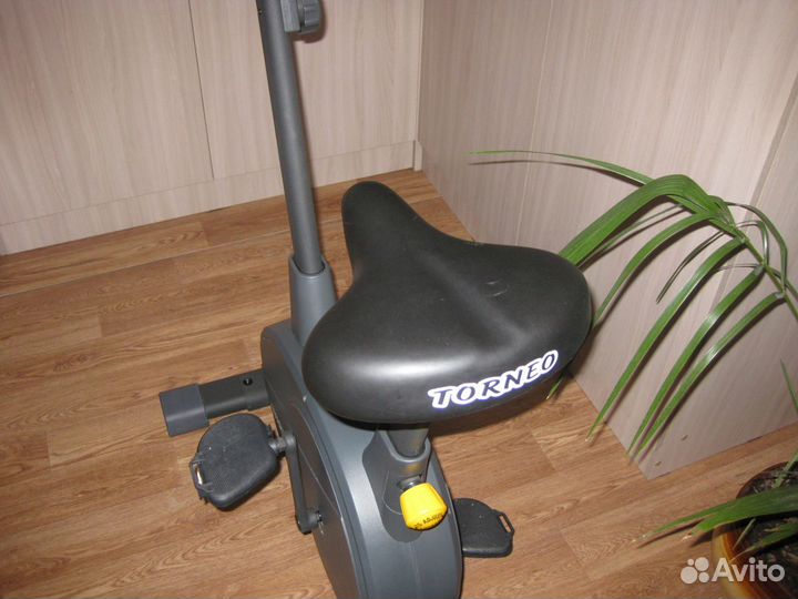 Велотренажер Torneo Riva