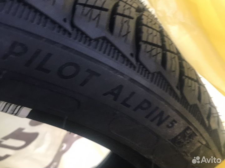 Michelin Pilot Alpin 5 255/35 R21 и 275/35 R21