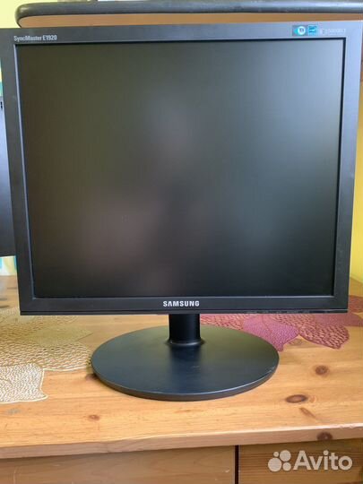 Монитор samsung