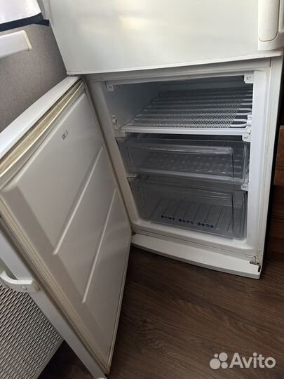 Холодильник whirlpool