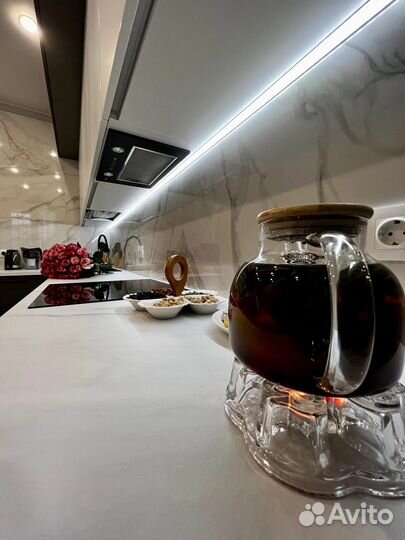 Кухня на заказ под потолок