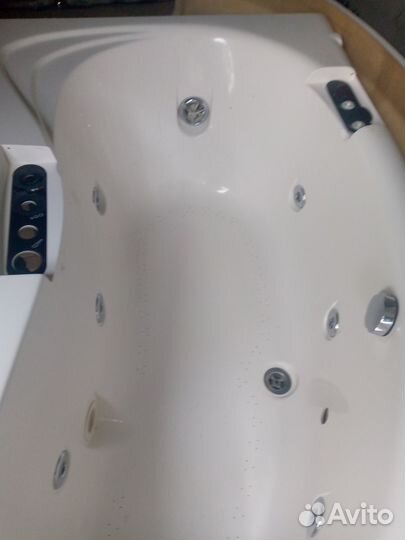 Ванна джакузи с гидромассажем бу