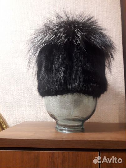 Женская шапка