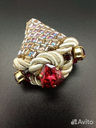 Брошь ручной работы