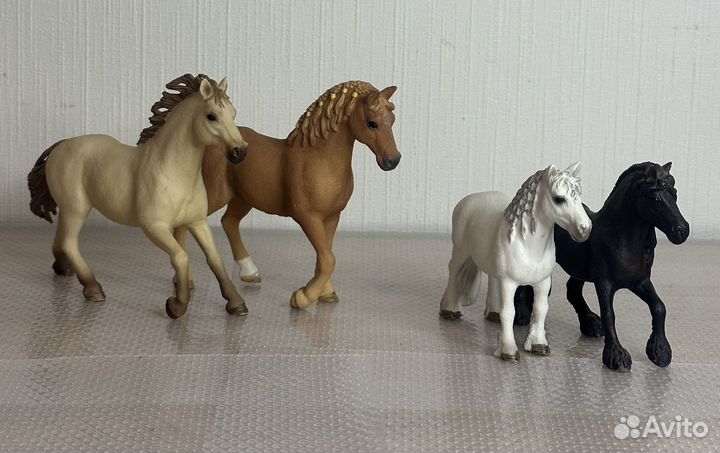 Фигурки лошадей schleich