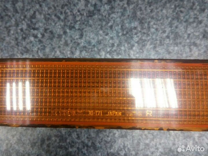 Повторитель правый передний