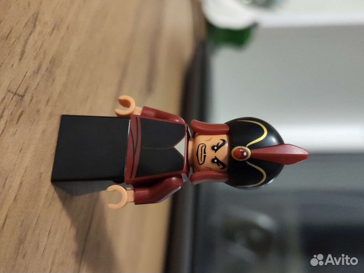 Трейд минифигурками