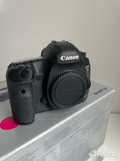 Canon EOS 5D Mark III body