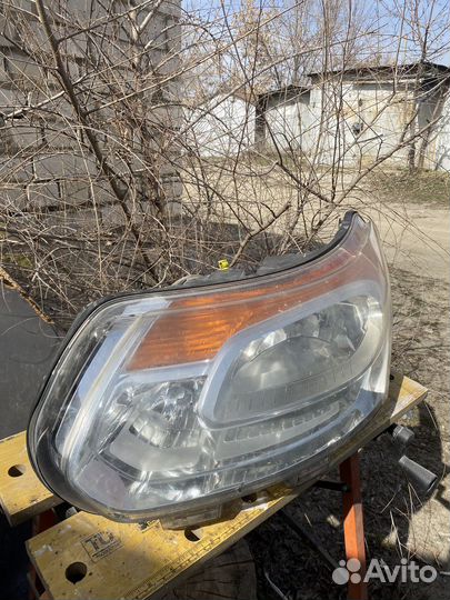 Citroen c3 picasso фара левая