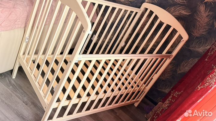 Детская кроватка