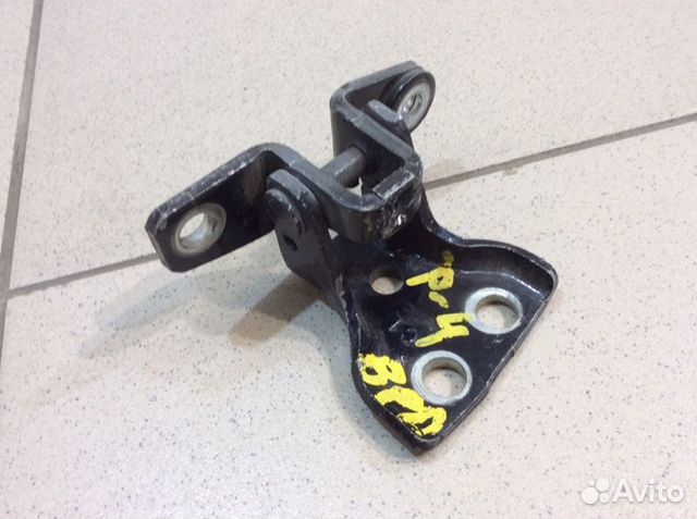 Петля двери Mitsubishi Pajero 4 2007-2018