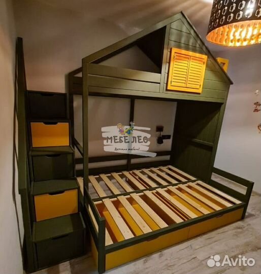 Двухъярусная кровать