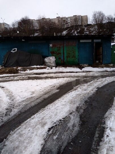 Гараж, > 30 м²