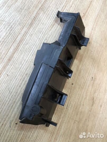 Дефлектор радиатора правый Mercedes-Benz Gla-Class