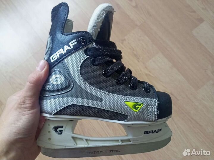 Коньки хоккейные