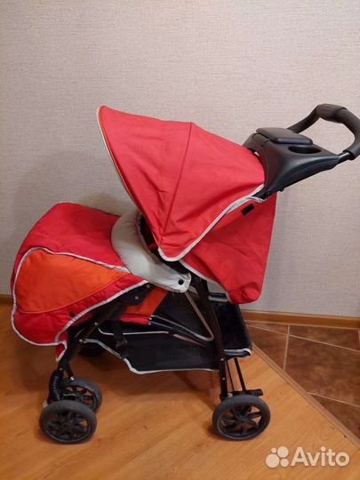 Коляска прогулочная Graco