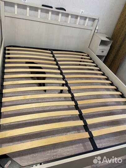Кровать с матрасом