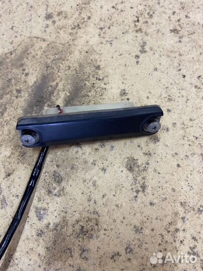 Кнопка открывания двери багажника наружняя Toyota