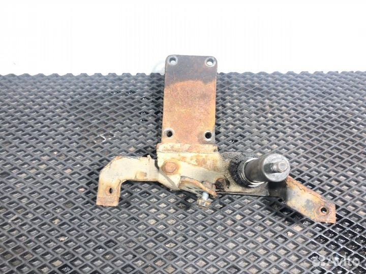 Кронштейн кулисы МКПП Iveco Stralis