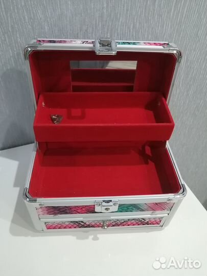 Шкатулка для украшений