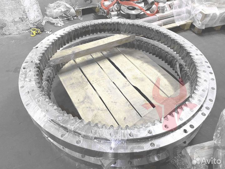 Опорно-поворотный круг Hyundai R300LC-7 81N8-00021