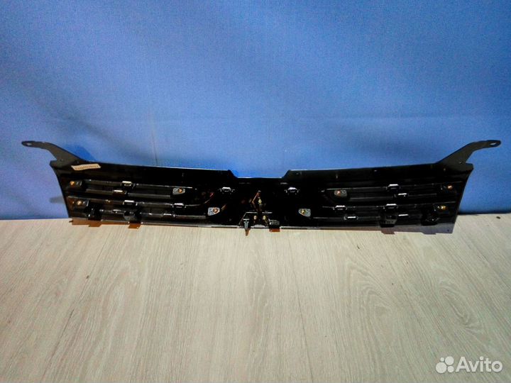 Решетка радиатора Митсубиси Аутлендер