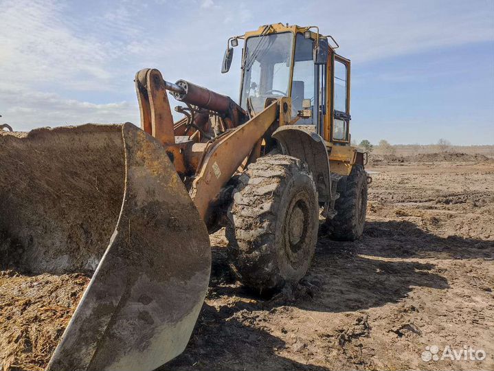 Фронтальный погрузчик Амкодор 352, 2011